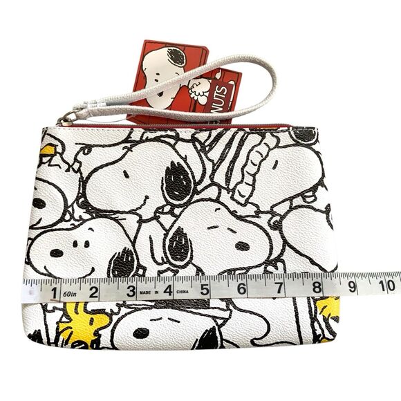 Peanuts Snoopy With Woodstock Black White Yellow Large Wristlet Clutch NWT - Picture 8 of 10